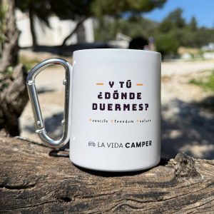Taza metálica para camper YO Soy Camper vista trasera con diseño esmaltado